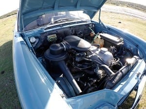 El motor de doble carburador rendía 110 CV.