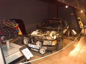 El Saab 99 turbo fue el primer coche sobrealimentado que ganó carreras en el mundial de Rallys.